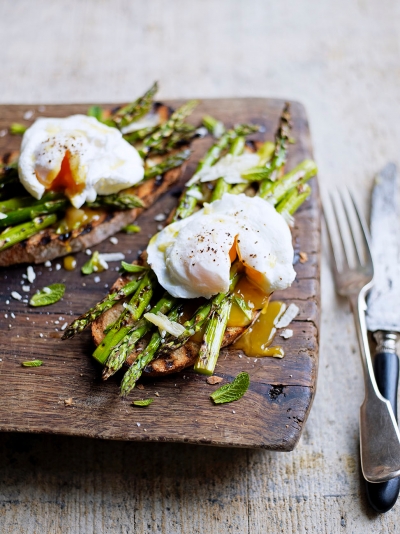 asperges verte oeuf poche